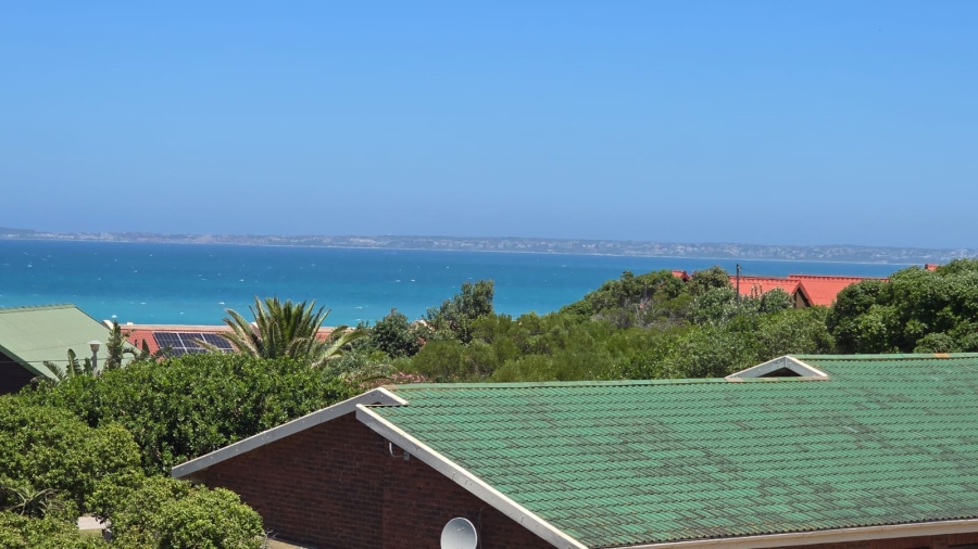 4 Bedroom Property for Sale in Paradise Beach Eastern Cape